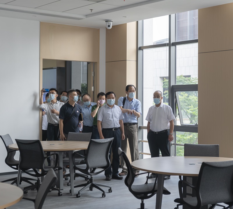 1594804932884733.jpg 修后看教学实验室.jpg